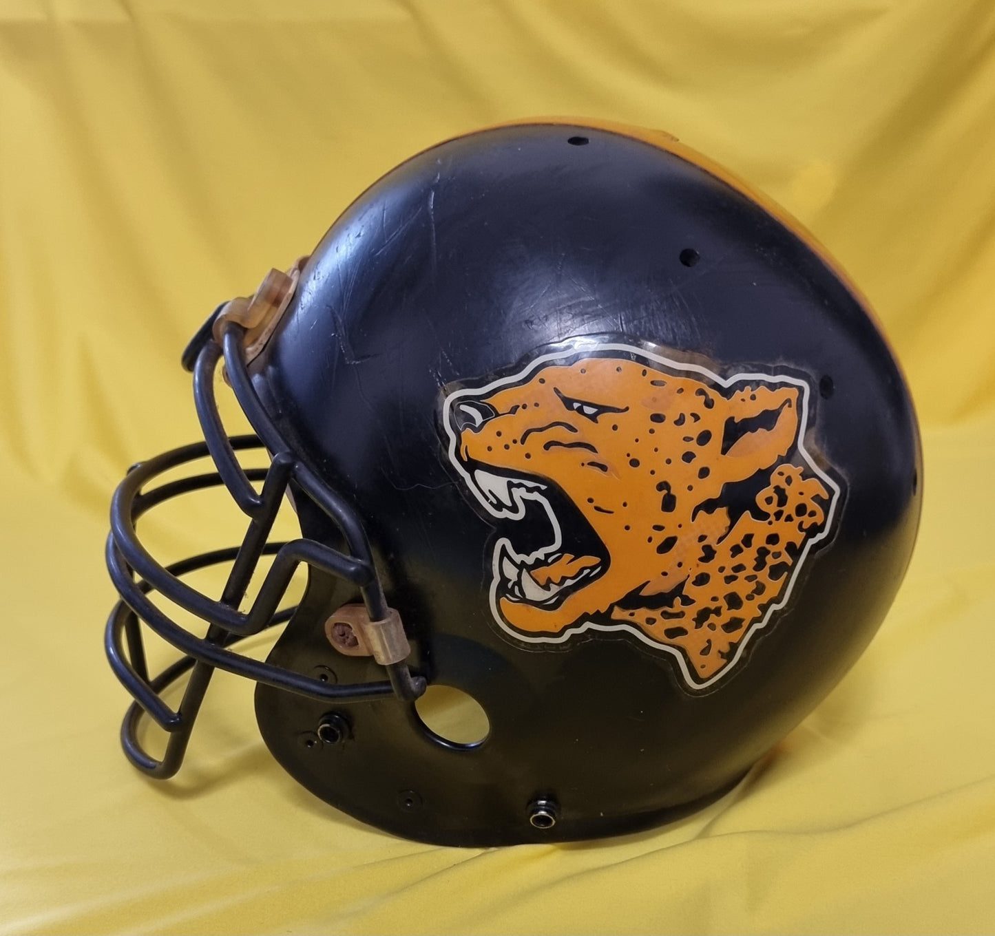 Football Americano vecchio casco helmet GIAGUARI Torino Italia