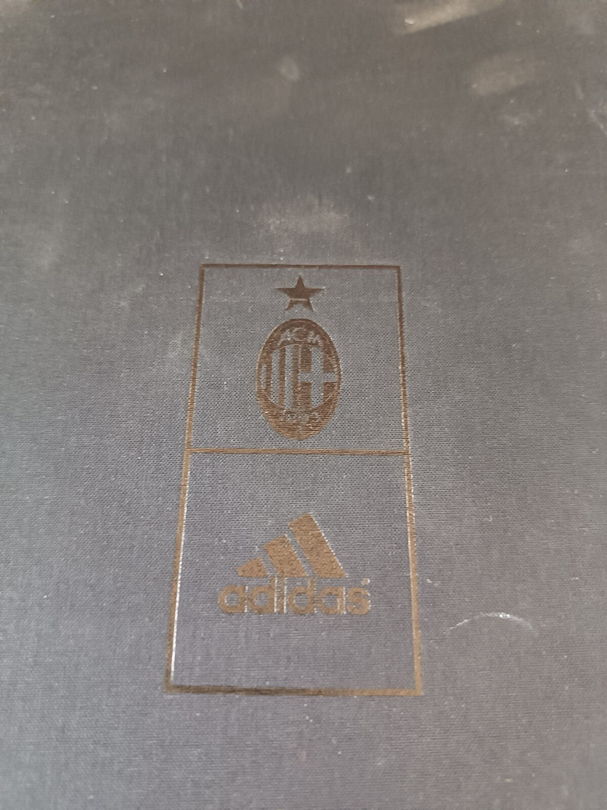 Libro fotografico Adidas Milan
