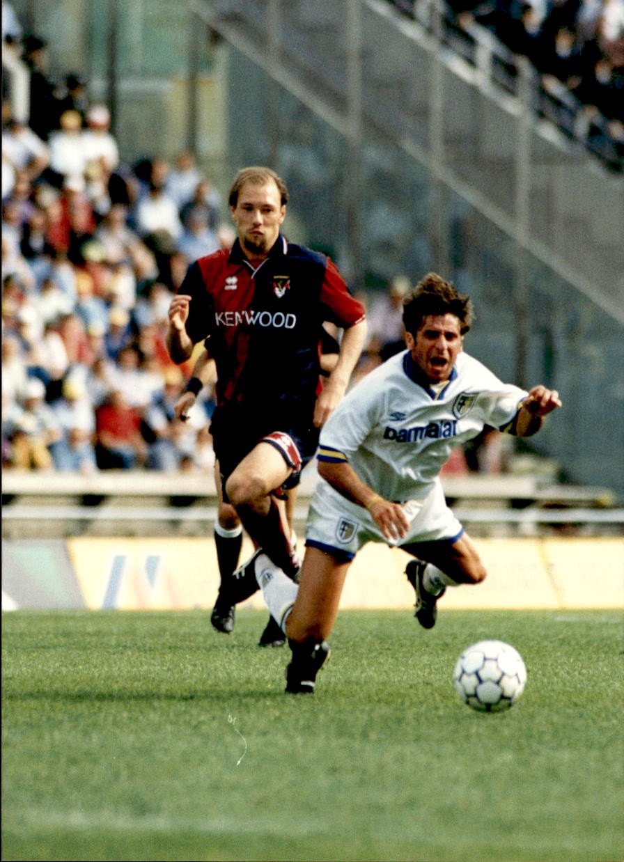 Foto fotografia d'agenzia calciatore squadra calcio Genoa 6