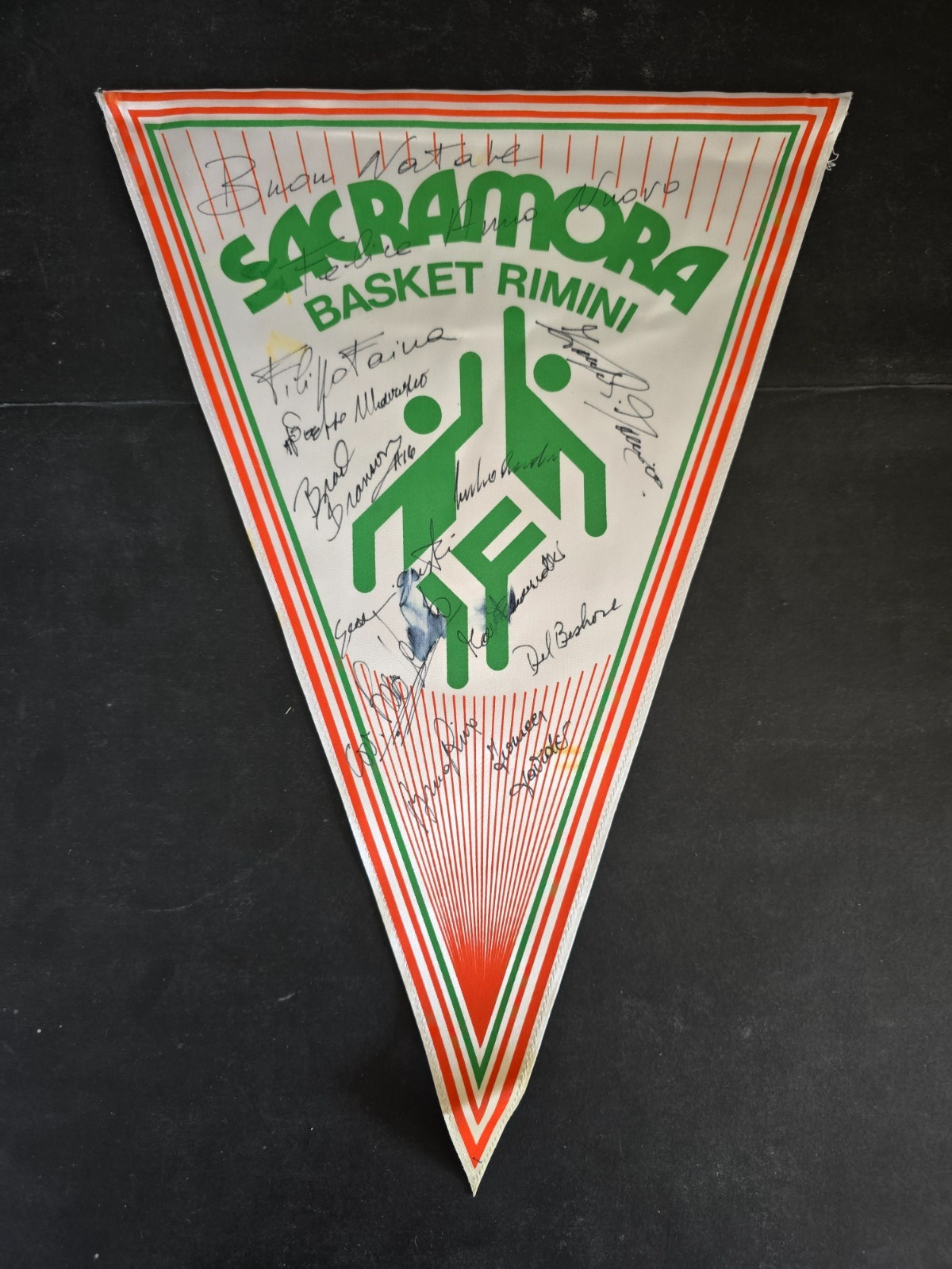 Gagliardetto Pennant SACRAMORA Basket Rimini autografi originali anni 80