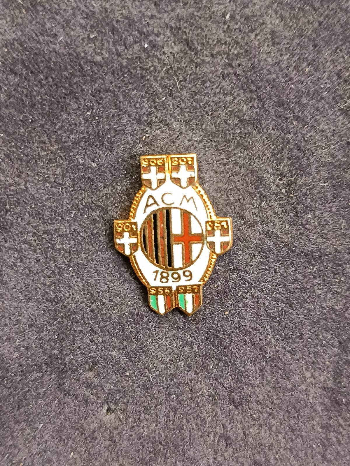 Old Pins Pin Badge Spilla A.C.Milan 6 scudetti senza piedino 242