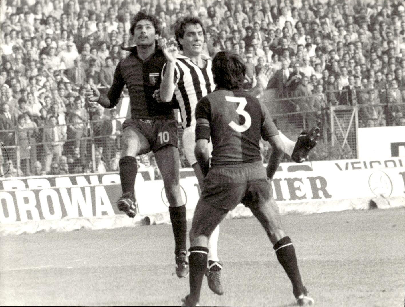 Foto fotografia d'agenzia calciatore squadra calcio Genoa 9