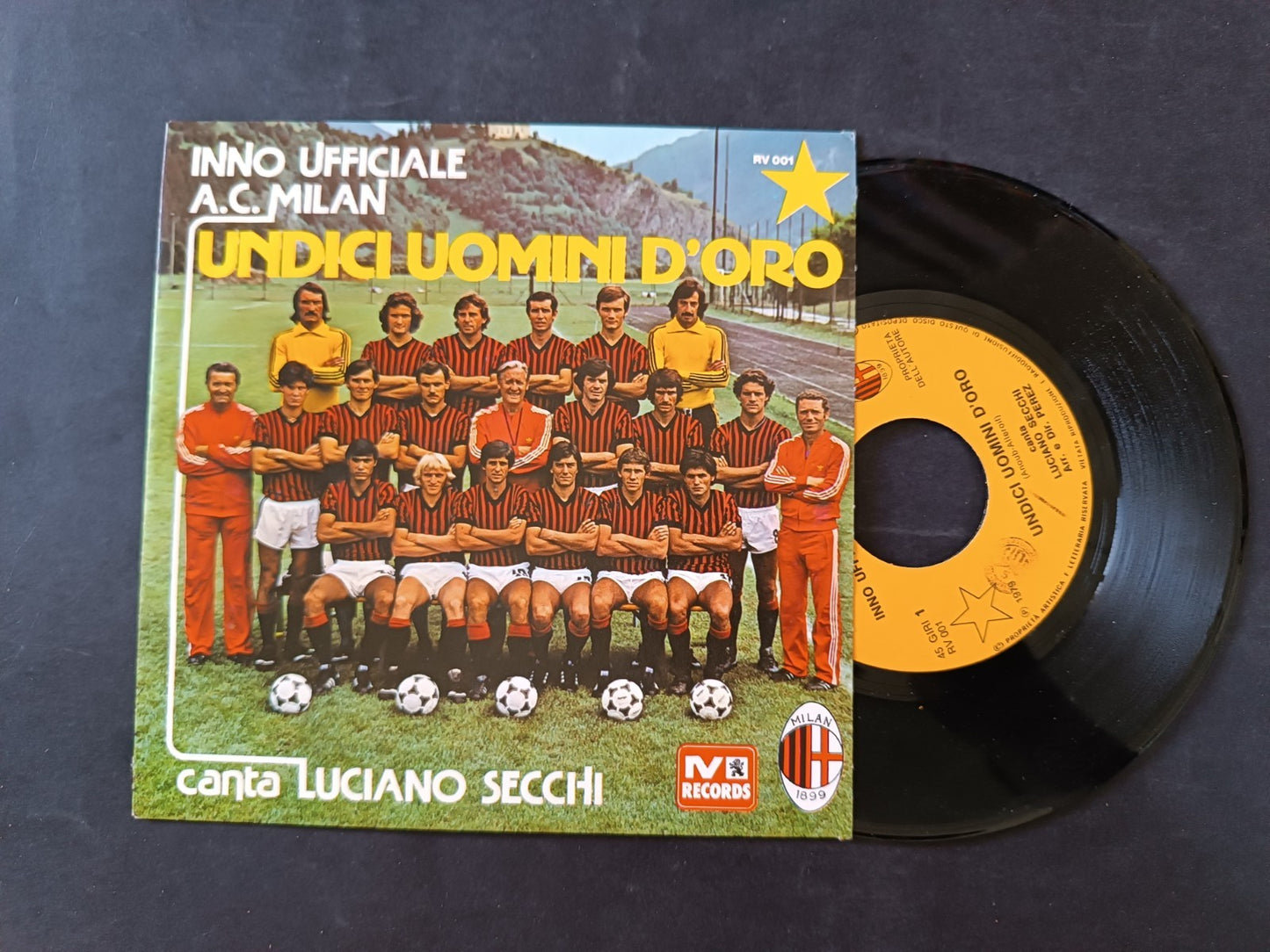 Sandro Ciotti MILAN RACCONTA GLI 80 ANNI DEL DIAVOLO con 45 giri e box originale