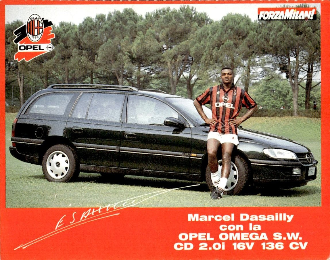 cartolina calciatori Dasailly con Opel Omega