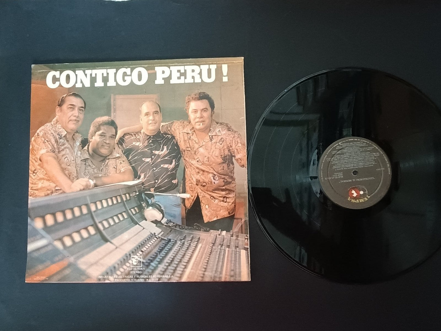 Disco PERU AL MUNDIAL! Canciones y Tributo Aries 96
