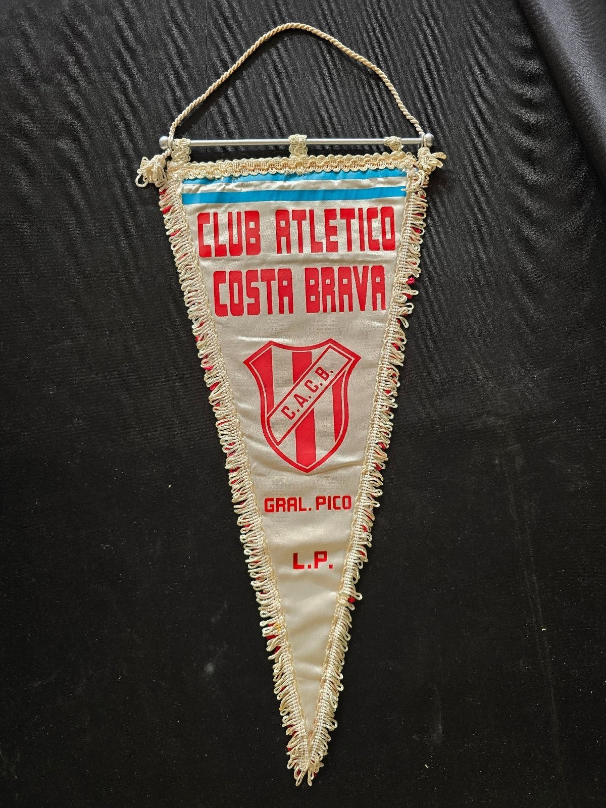 old Gagliardetto pennant banderin Club Atl�tico Costa Brava Gral Pico L.P.