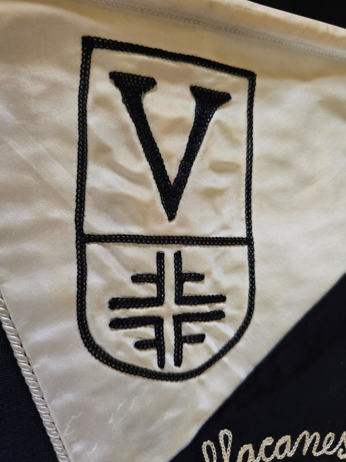 Gagliardetto ricamato Pennant VIRTUS PALLACANESTRO BOLOGNA basket 1969-70 origin
