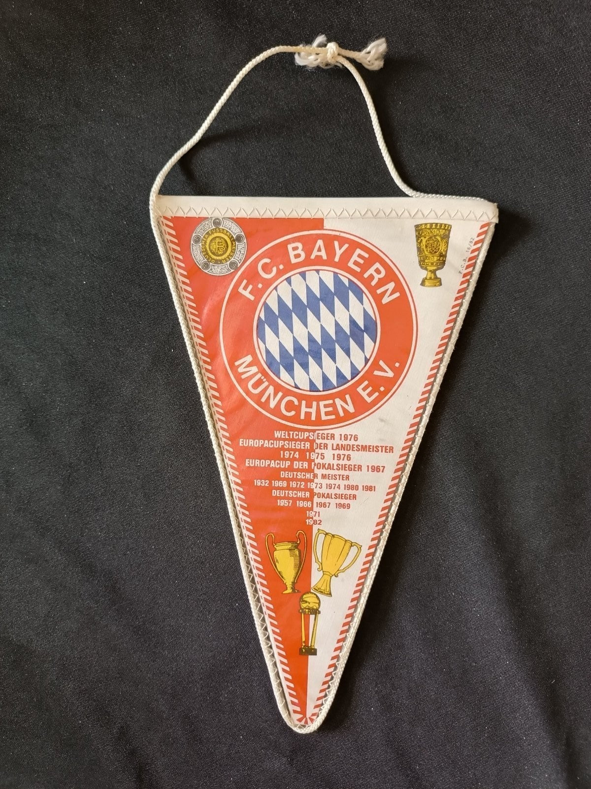 Gagliardetto Pennant F.C. Bayern M�nchen Germania Calcio Vintage