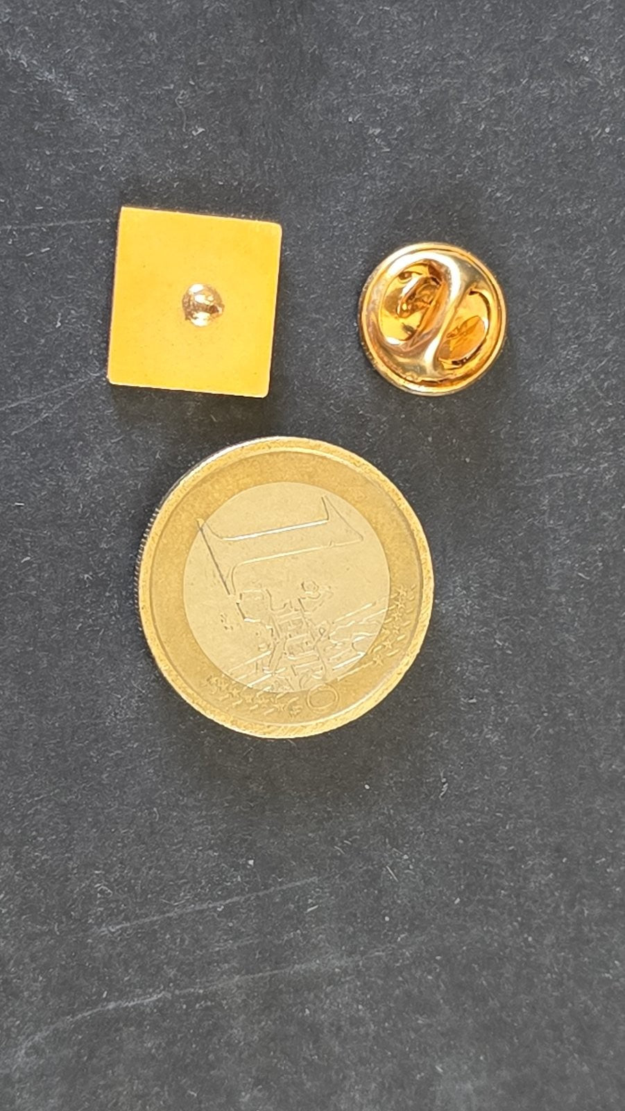 spilla pins originale anni 70/80 FIP federazione Italiana Pallacanestro Basket 2