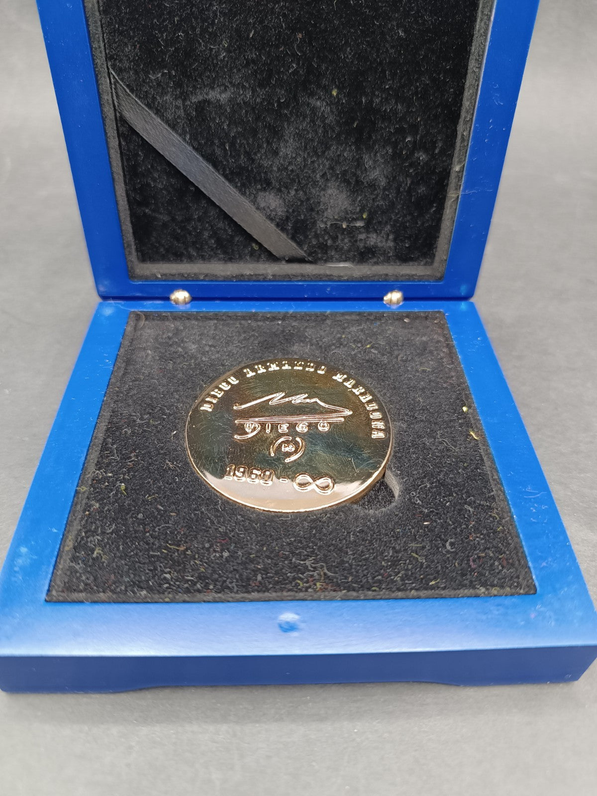 Diego Maradona Official Medal with BOX FIFA World Cup 1986 Champions in 2021