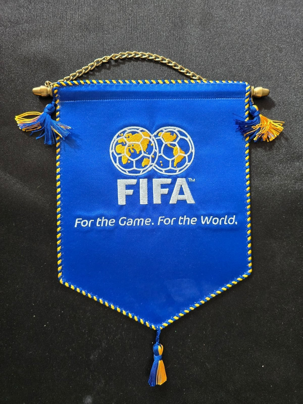 Gagliardetto Pennant fanion bander�n FIFA for the game for the world E