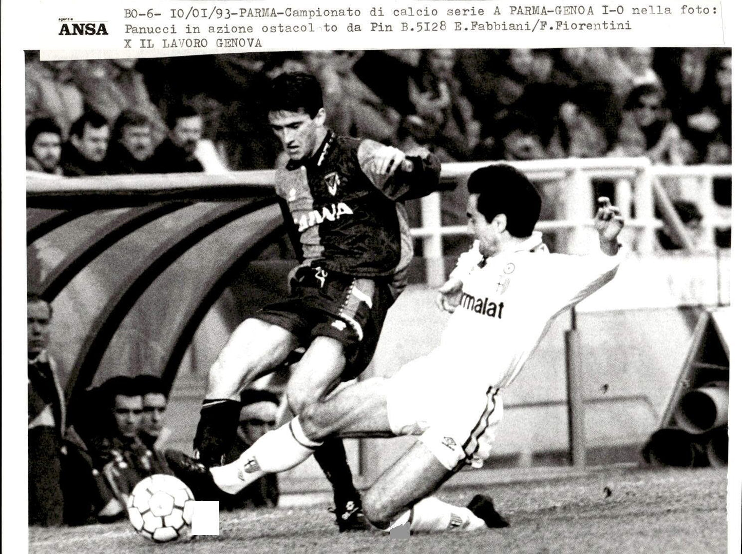 Foto fotografia d'agenzia calciatore squadra calcio Genoa Panuccu contro Pin