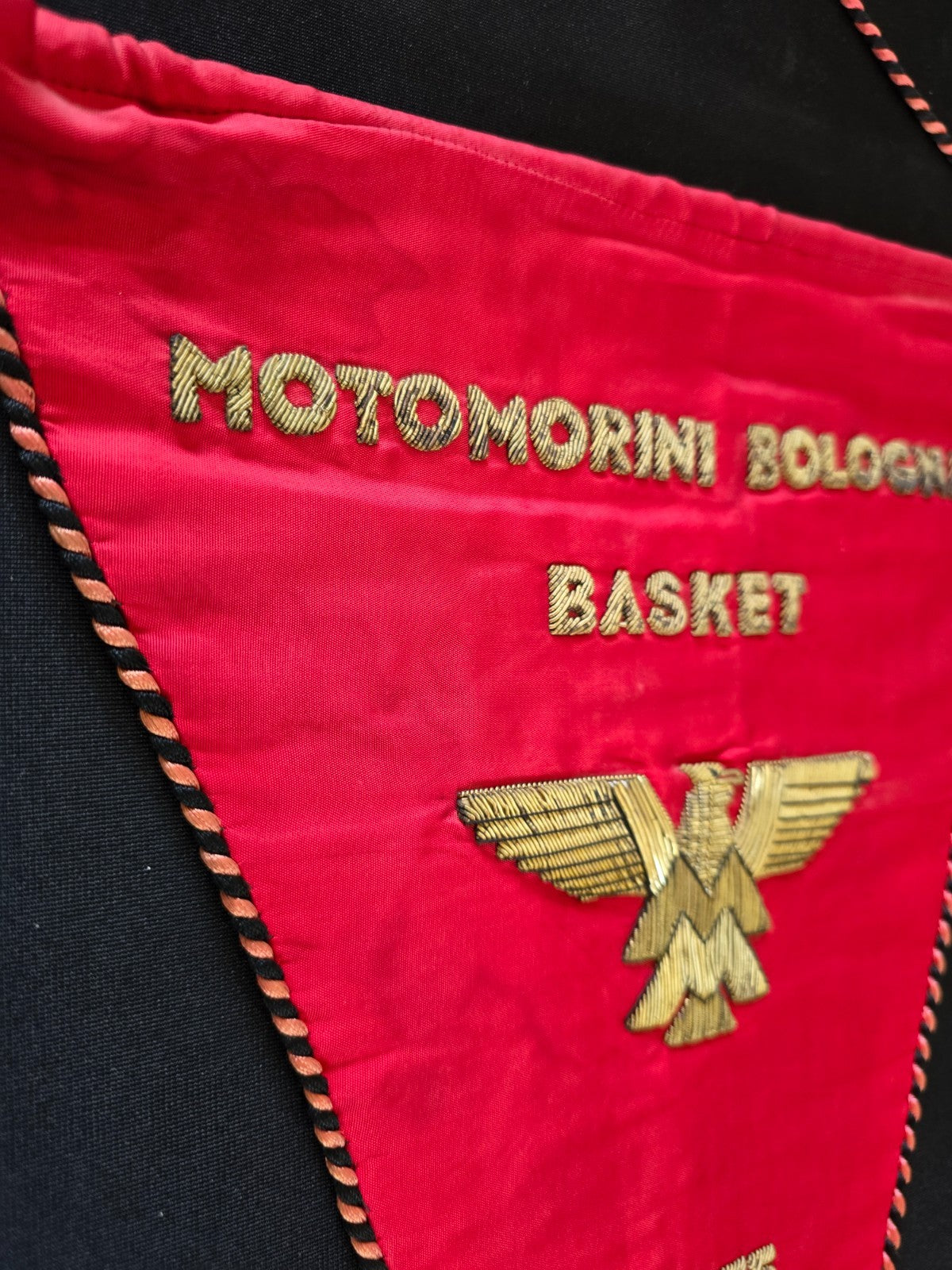 Gagliardetto ricamato SOCIETÀ CESTISTICA MAZZINI MOTOMORINI BASKET BOLOGNA 1955