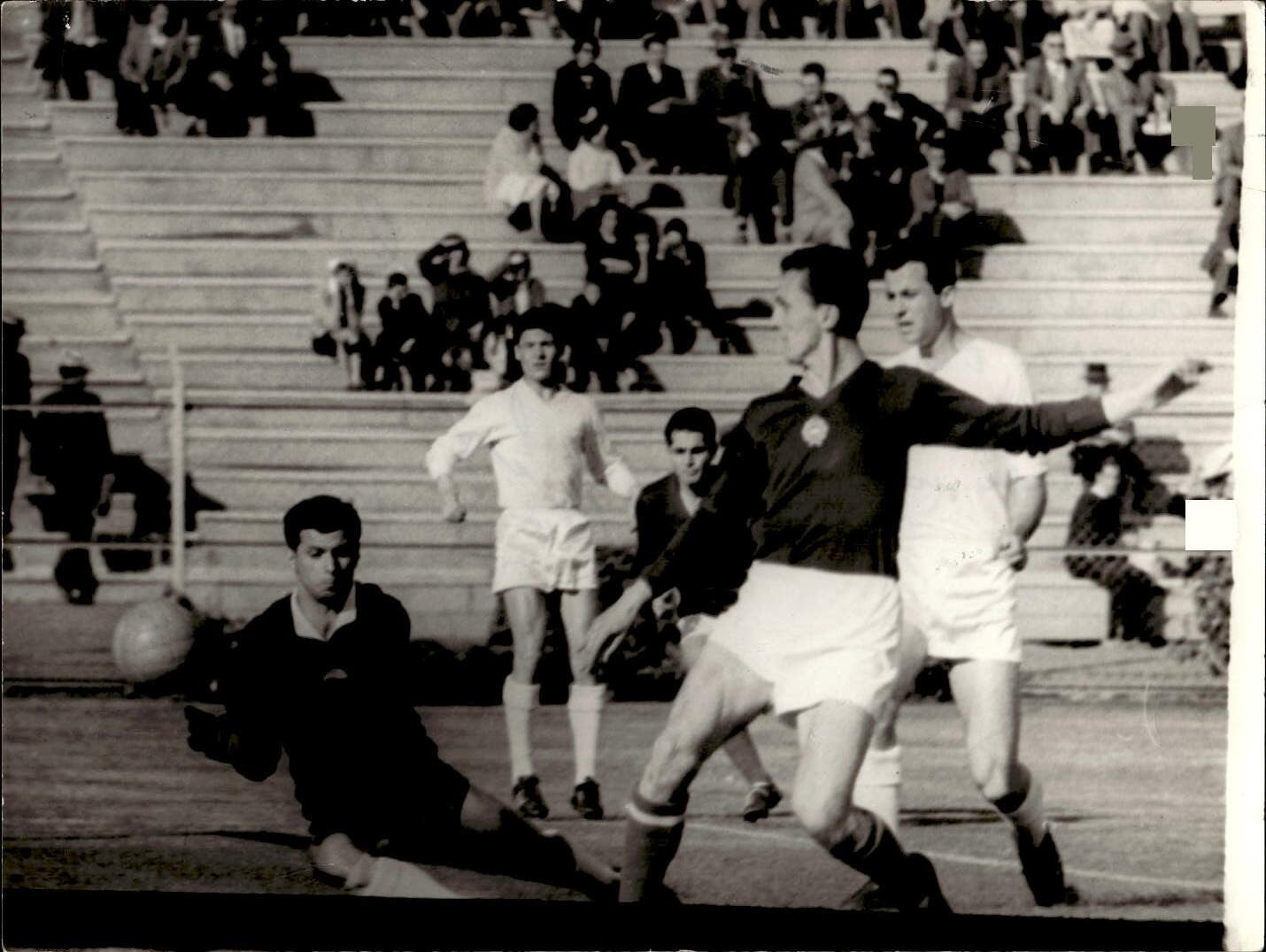 Foto fotografia d'agenzia calcio calciatore Florian Albert Bulgaria