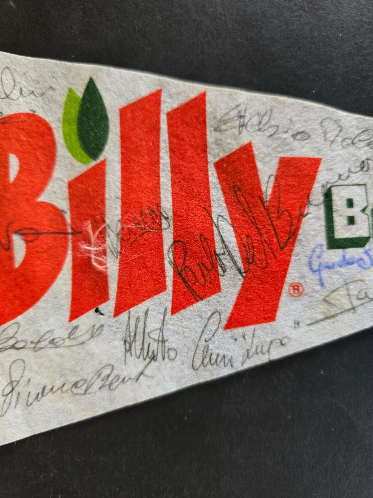 BILLY Olimpia Basket Milano bandierina autografata in originale dalla squadra