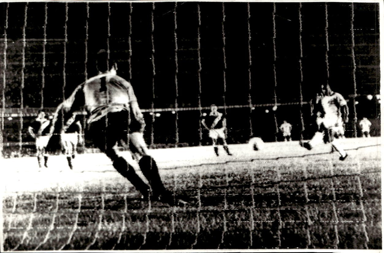 Foto fotografia d'agenzia calcio calciatore Pel�