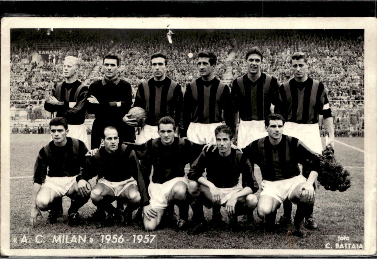 cartolina postcard calcio Squadra Milan 1956/1957 con Autografo