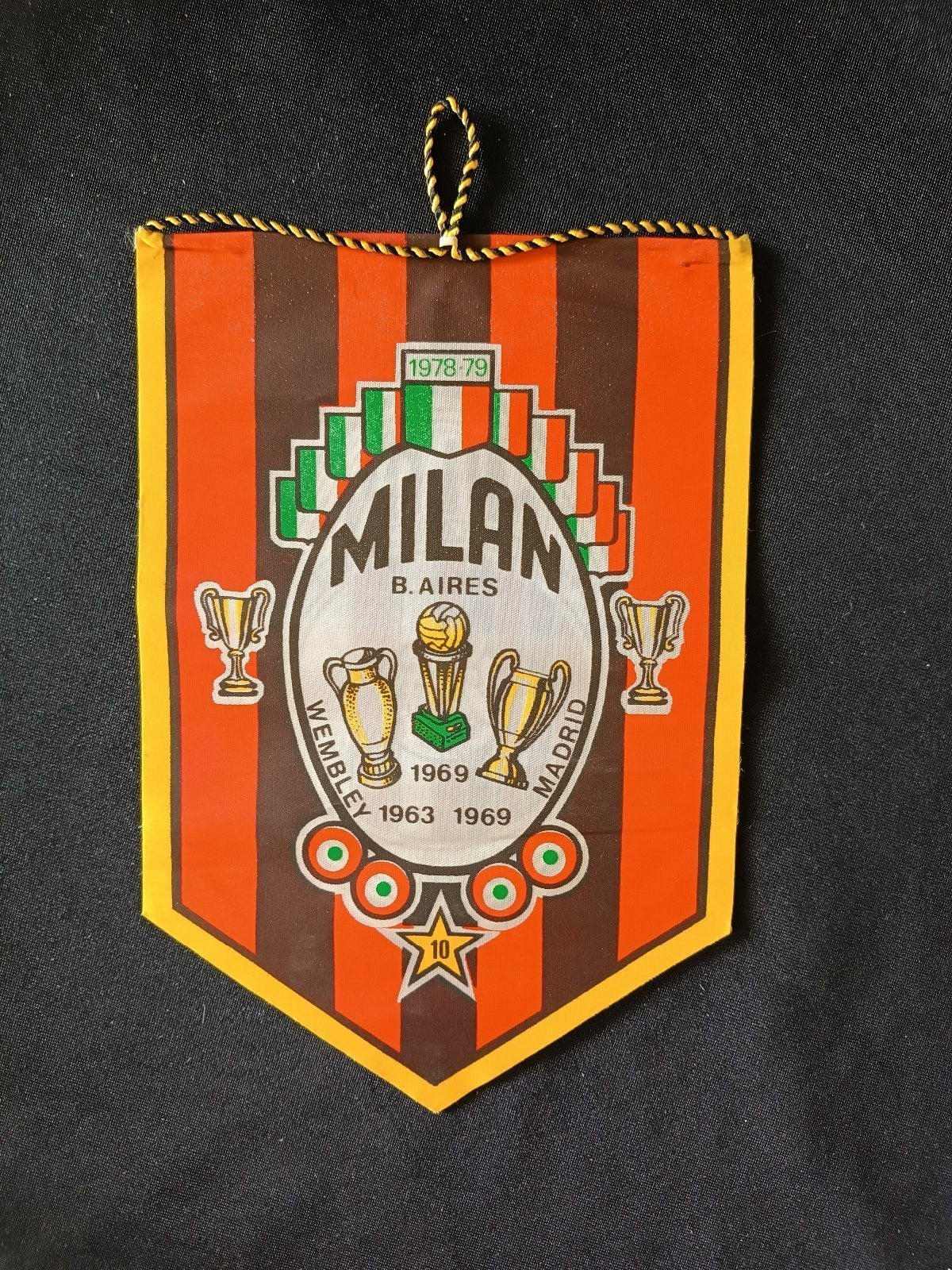 Gagliardetto Pennant A.C. Milan Baires Madrid Wembley 1963-69 Italia