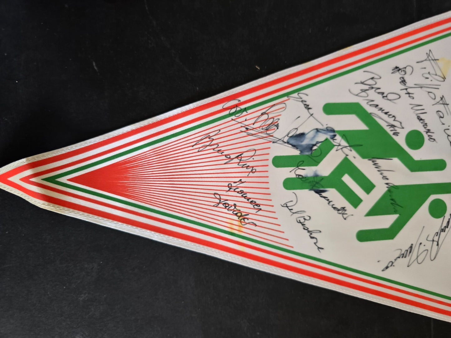 Gagliardetto Pennant SACRAMORA Basket Rimini autografi originali anni 80