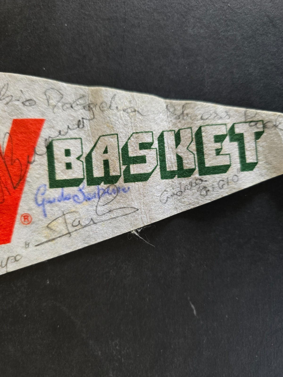 BILLY Olimpia Basket Milano bandierina autografata in originale dalla squadra