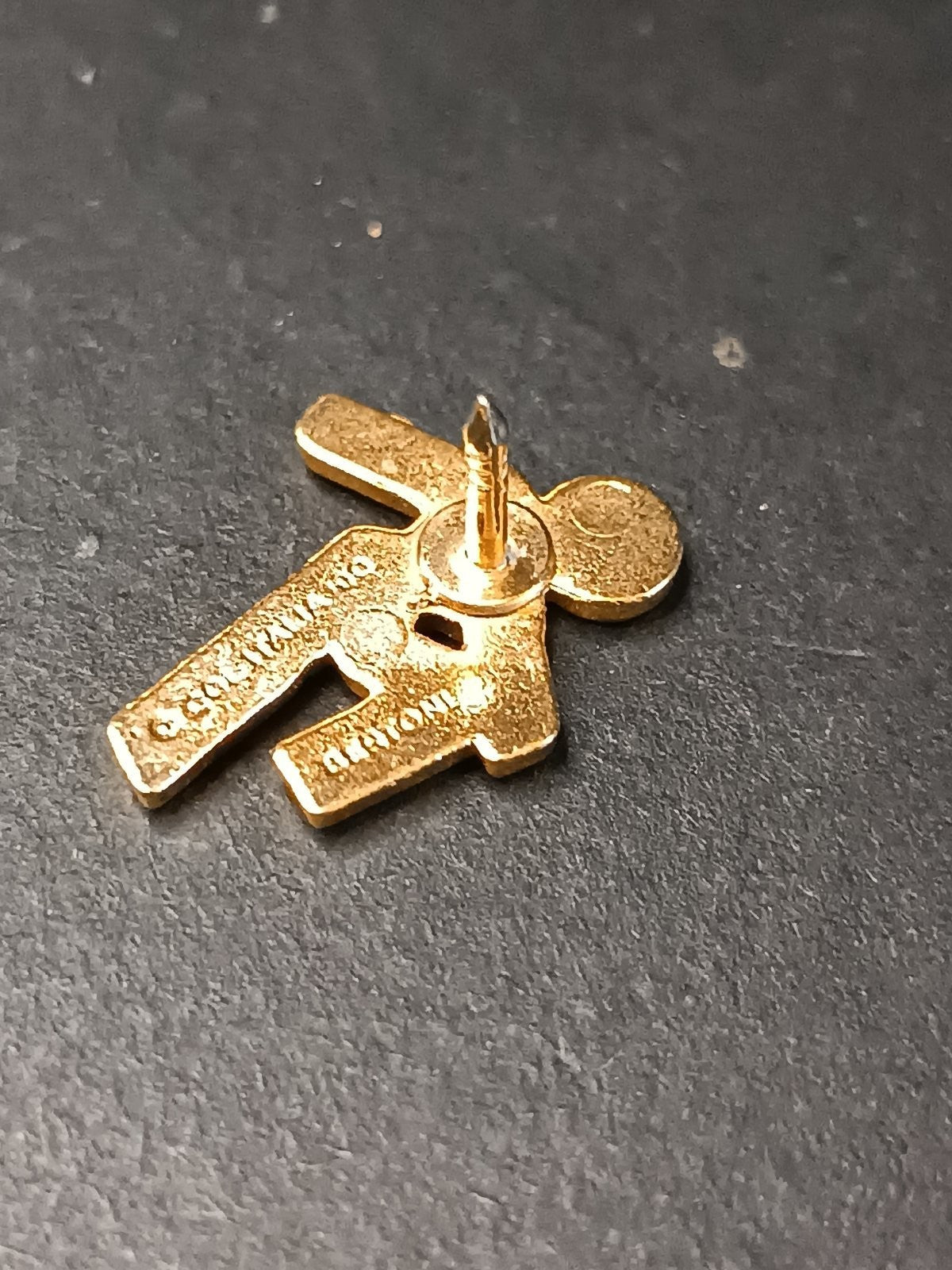 Old Pins Pin Badge Spilla A.C.Milan ciao italia 90 senza ferma piedino 481