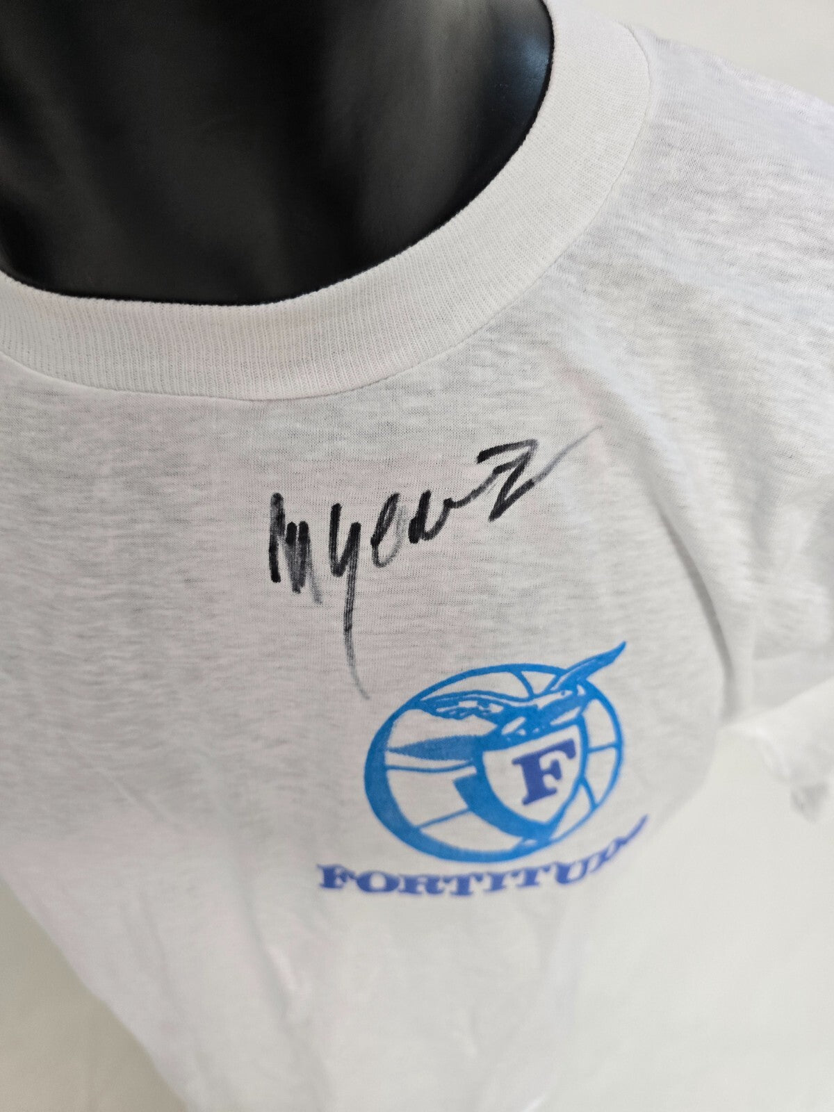 Tshirt in cotone Fortitudo Bologna autografata da..... Basket Pallacanestro