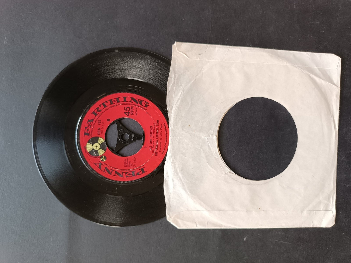 Vinile 45 giri BLUE IS THE COLOUR/THE CHELSEA FOOTBALL TEAM