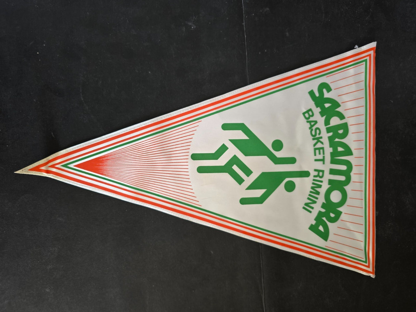 Gagliardetto Pennant SACRAMORA Basket Rimini autografi originali anni 80