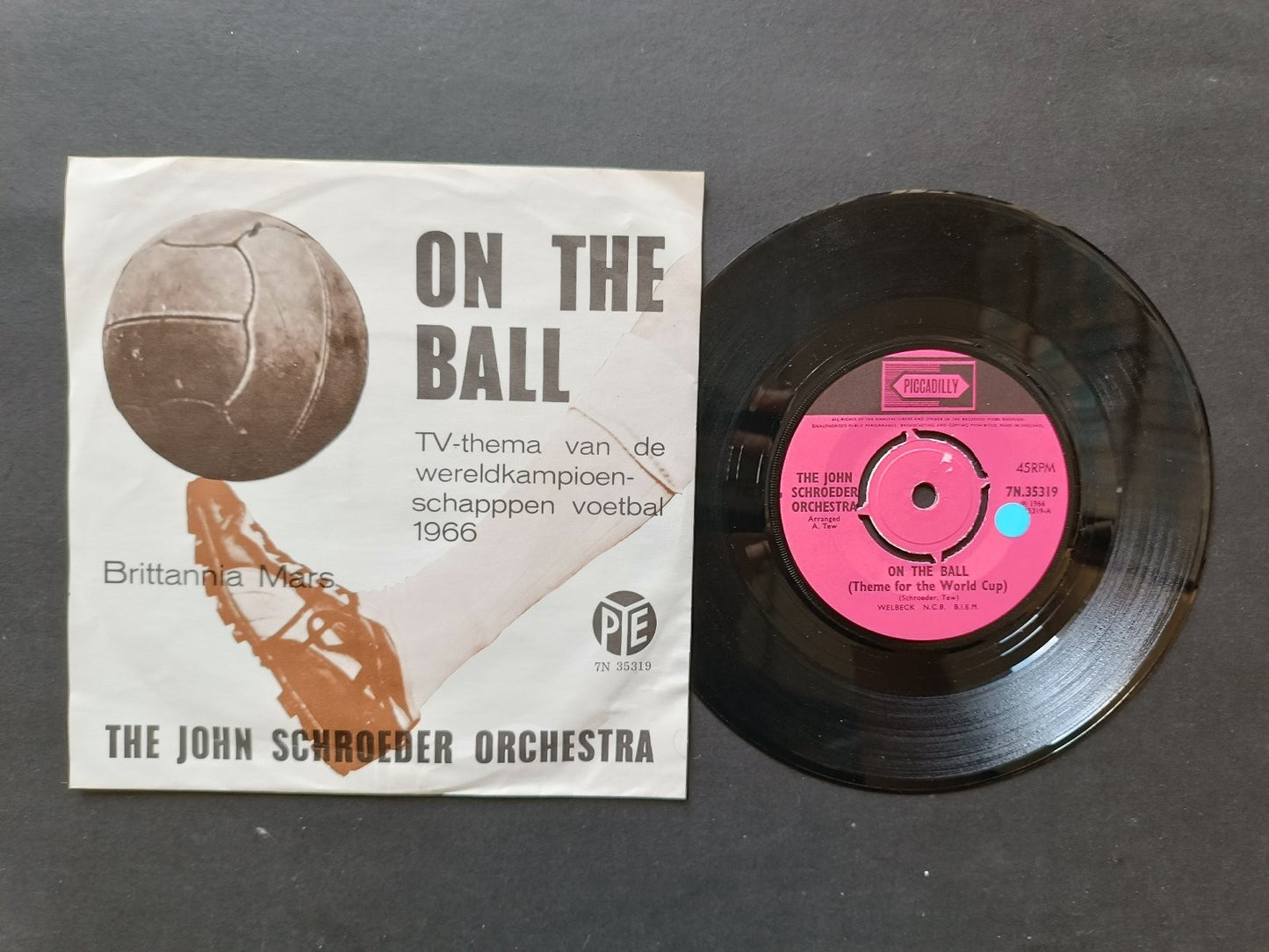 Vinile 45 giri ON THE BALL