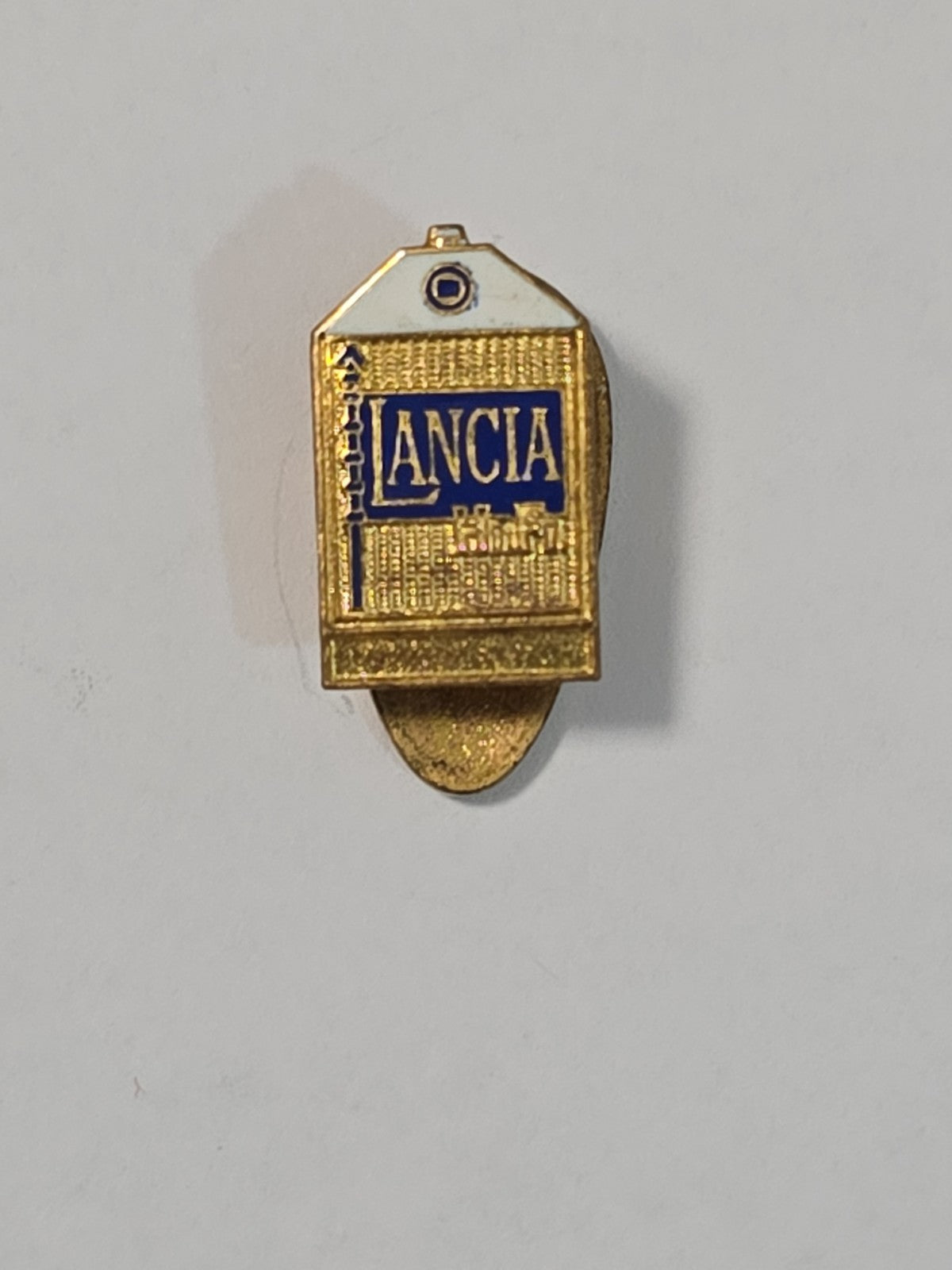 spilla pins da giacca Lancia Club Hi Fi originale Marchio S. Johnson Milano