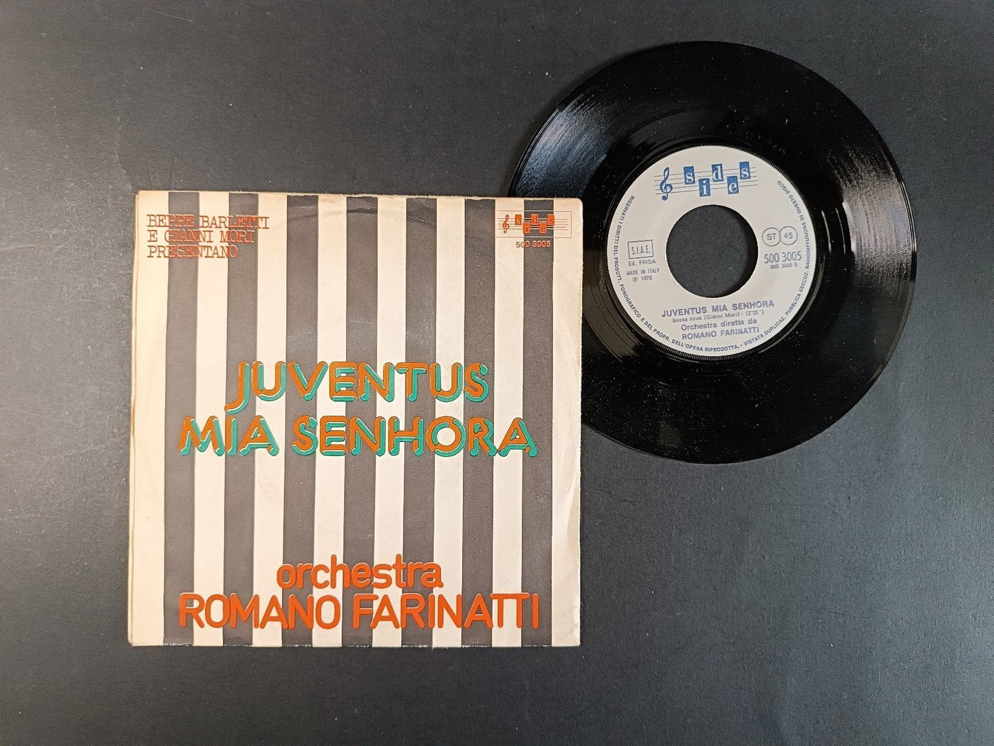 45 giri Jose' Altafini- Orchestra Romano Farinatti � Juventus Mia Senhora