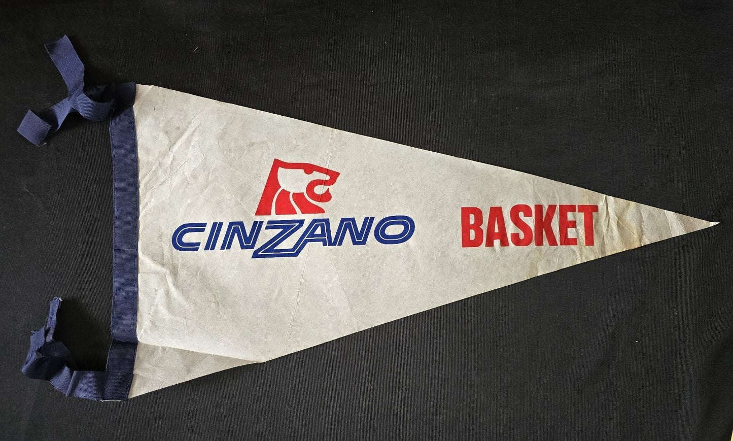 Gagliardetto Pennant CINZANO Olimpia Milano Basket FIP originale oltre 60cm