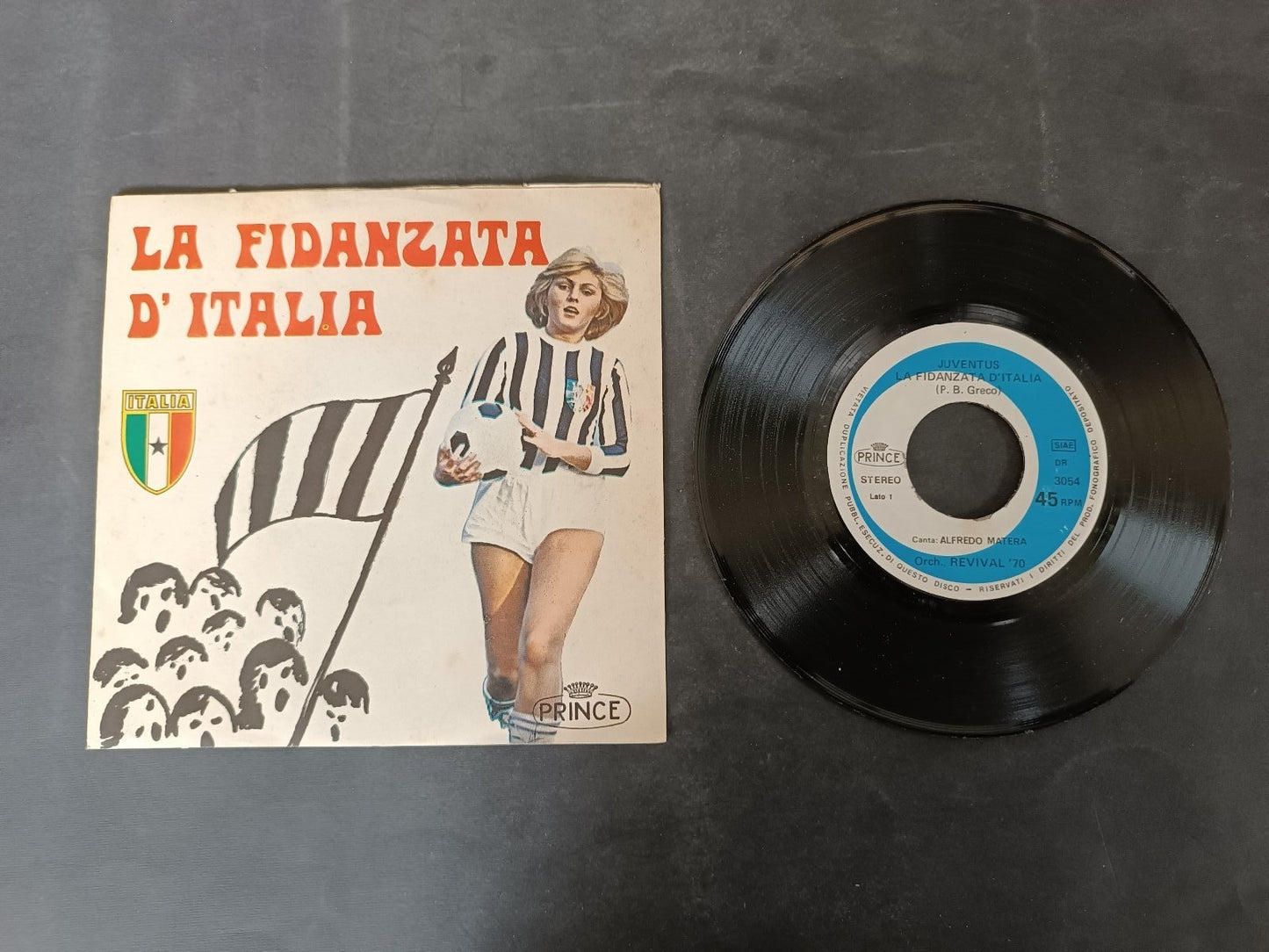 disco 45 forza Juve hip hip hurra' Alfredo matera e i Revival