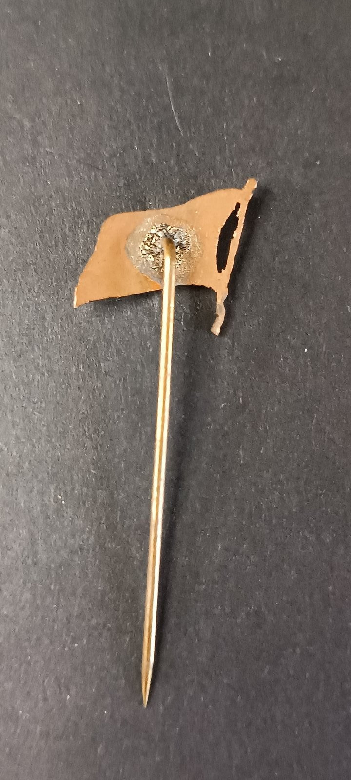 spilla badge pins ?KS ?�D?