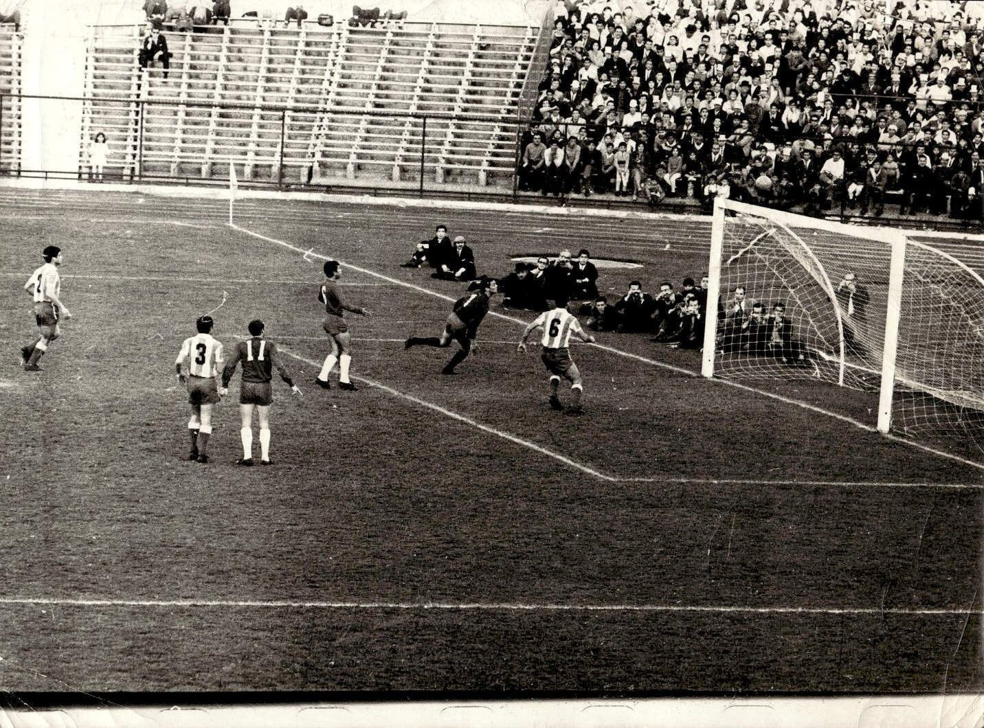 Foto fotografia d'agenzia calcio calciatore Sudamericano 13
