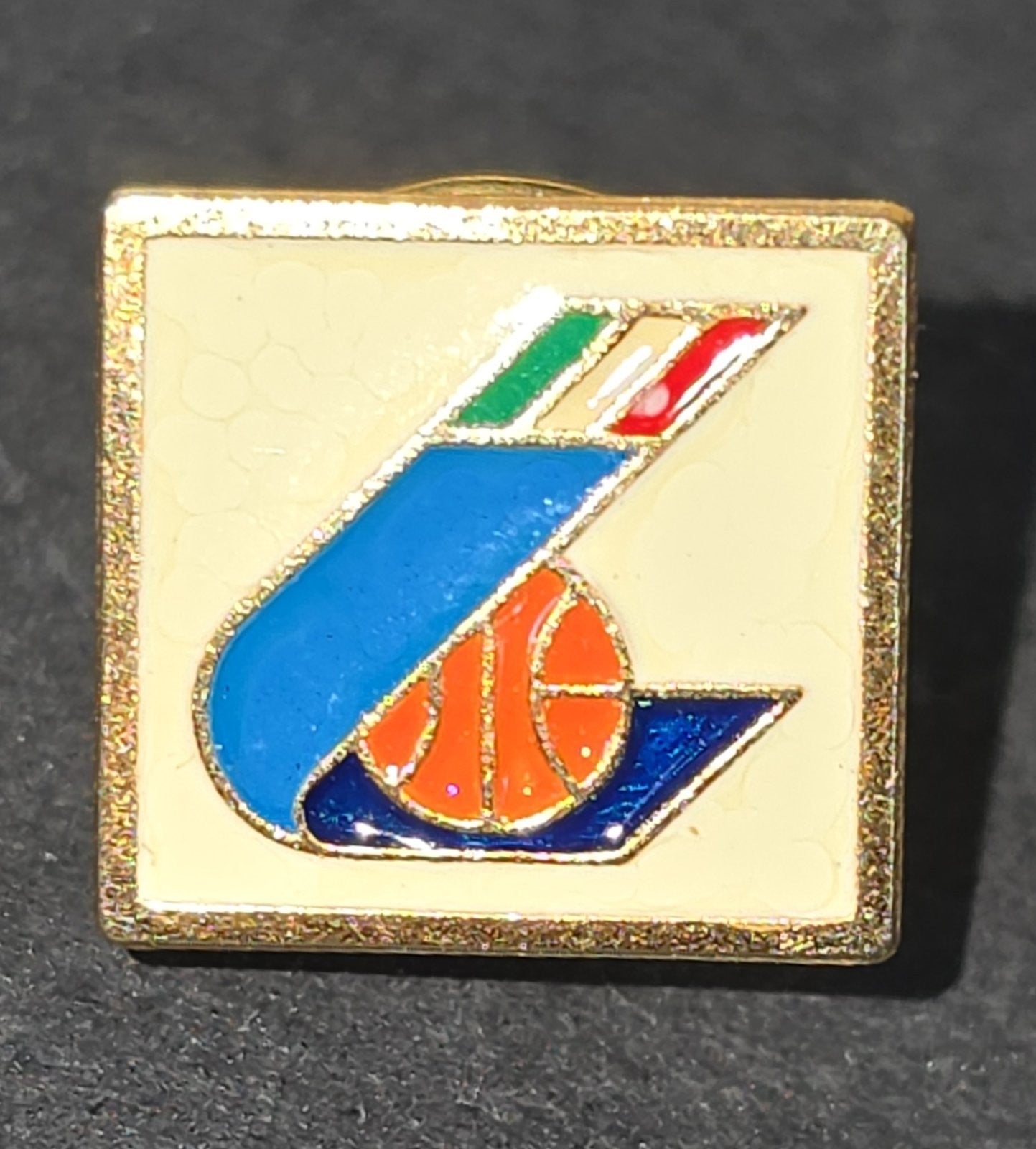 spilla pins originale anni 70/80 FIP federazione Italiana Pallacanestro Basket 2