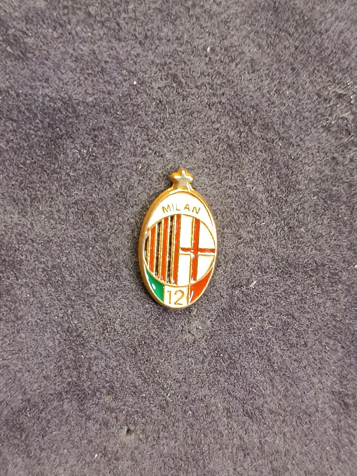 old pins Pin Badge Spilla A.C.Milan ovale 12 stella scudetti senza piedino 237