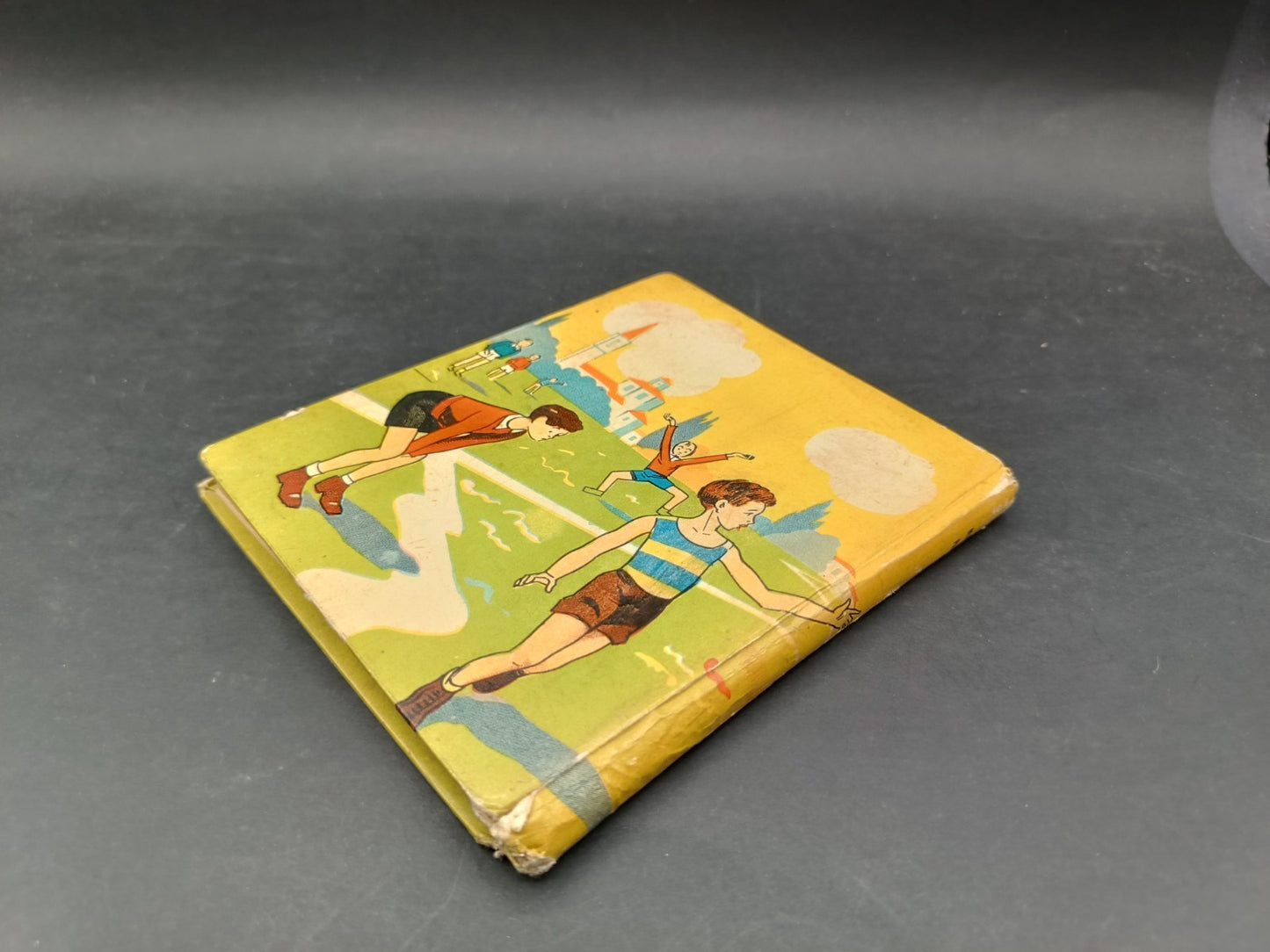 libro illustrato Manca il pallone di Ester Panagia Carroccio Milano
