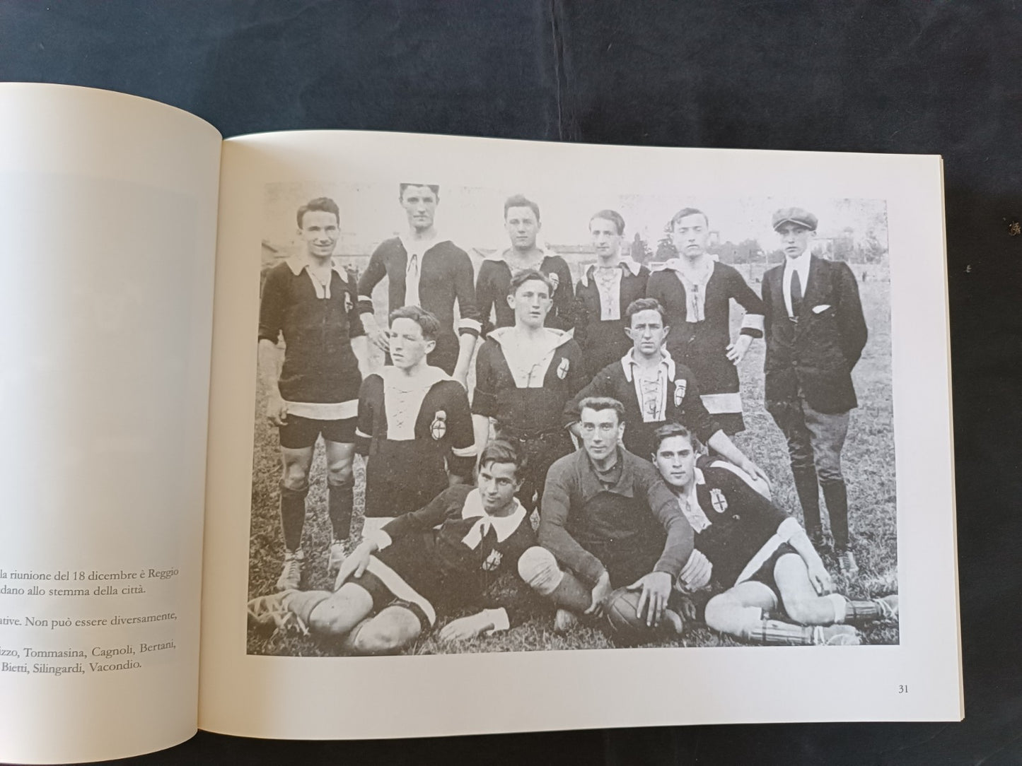 La maglia granata Reggio Emilia e la sua squadra Copia omaggio