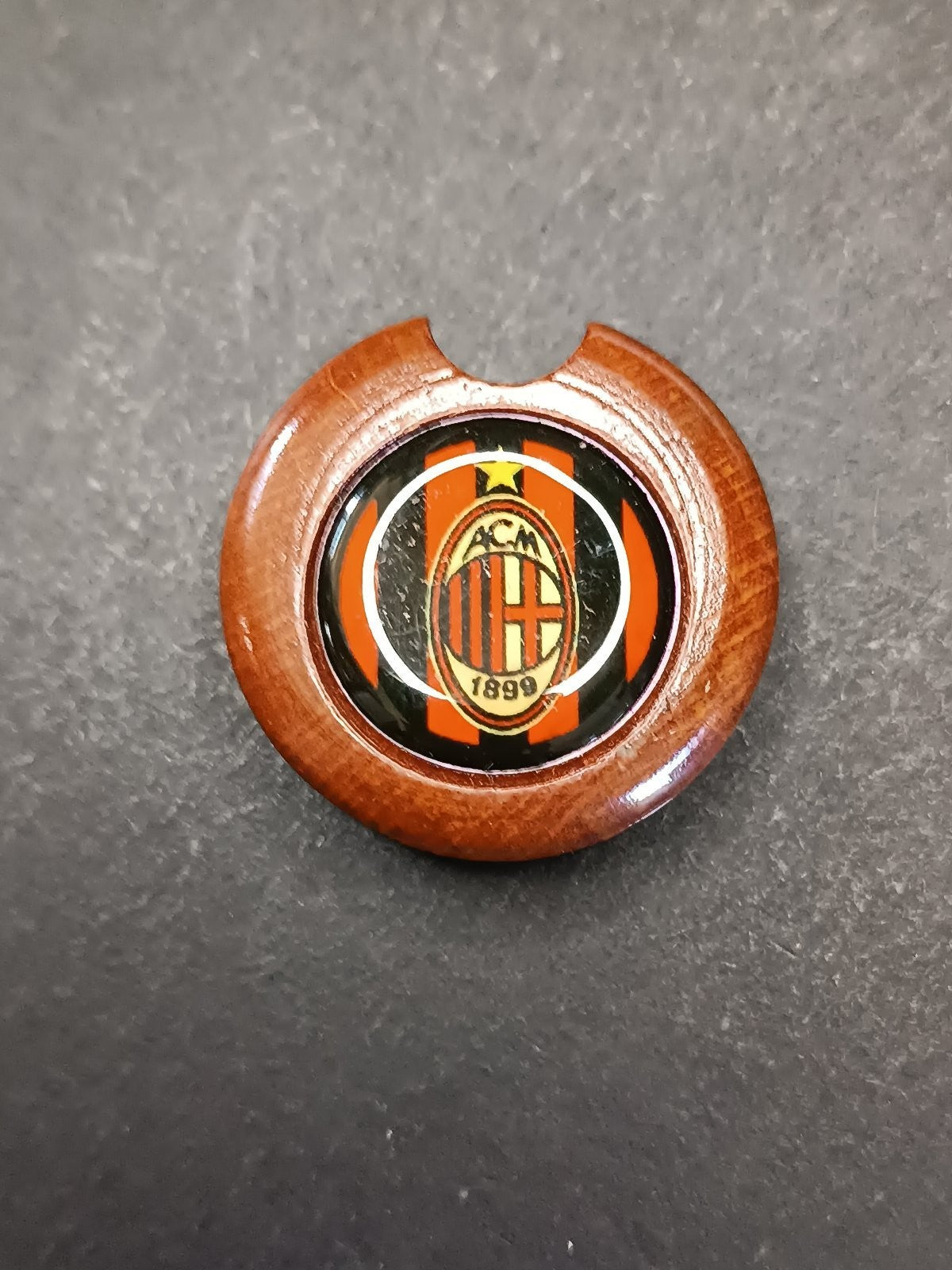 A.C.Milan badge scudo in legno per portachiavi 24