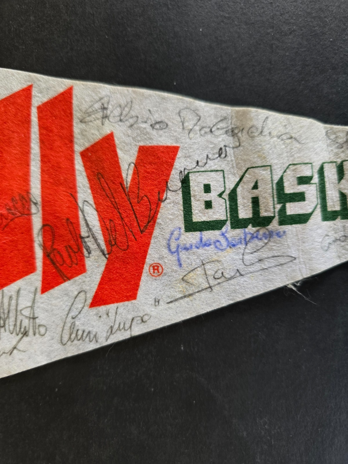 BILLY Olimpia Basket Milano bandierina autografata in originale dalla squadra