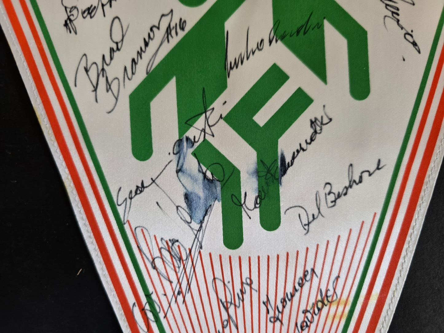 Gagliardetto Pennant SACRAMORA Basket Rimini autografi originali anni 80