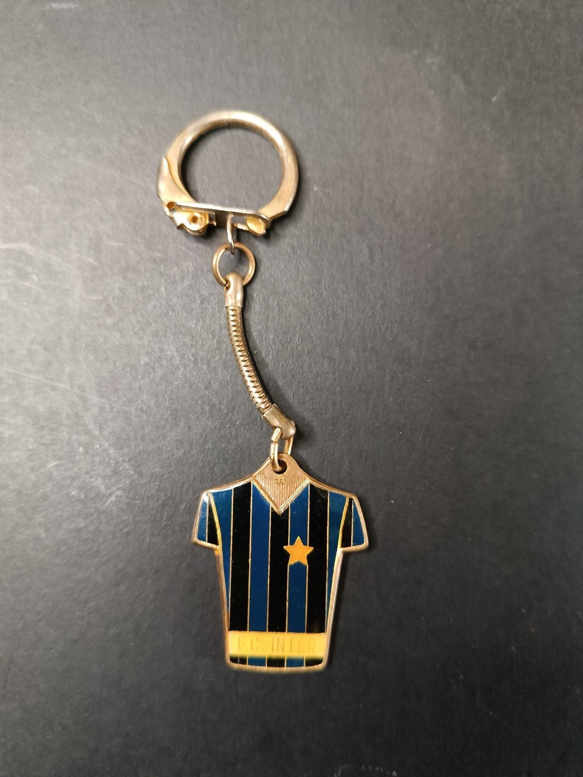 portachiavi fc Internazionale in metallo anni 80 forma maglia calcio