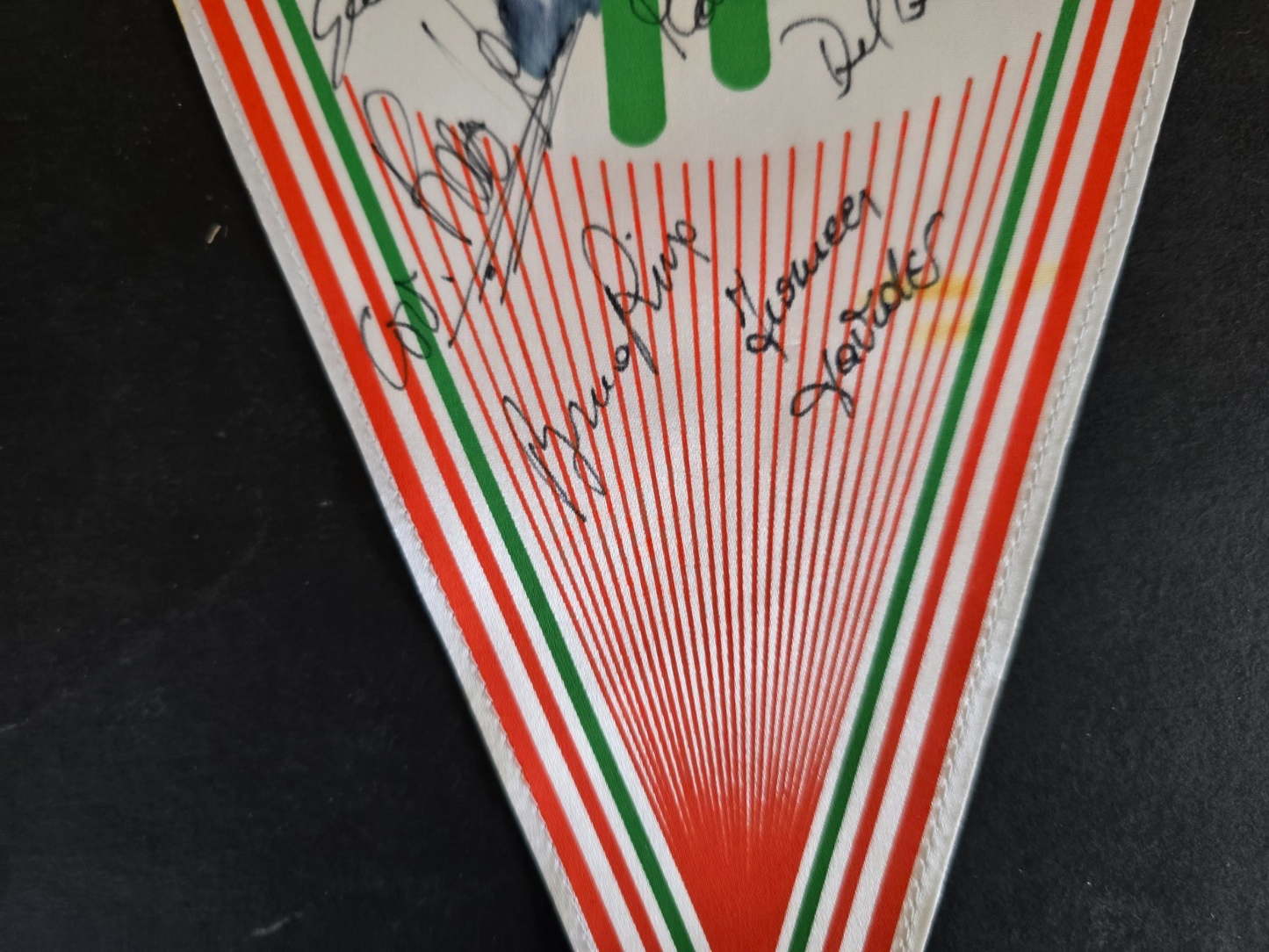 Gagliardetto Pennant SACRAMORA Basket Rimini autografi originali anni 80