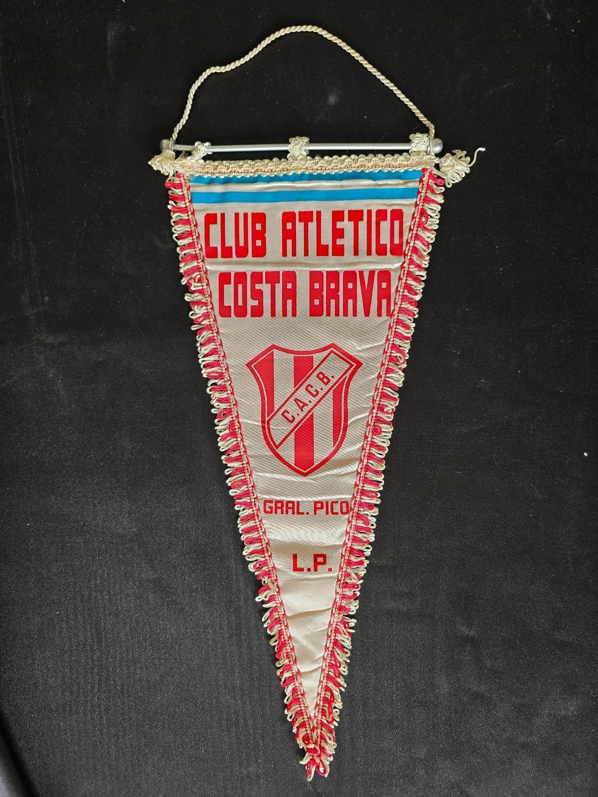 old Gagliardetto pennant banderin Club Atl�tico Costa Brava Gral Pico L.P.