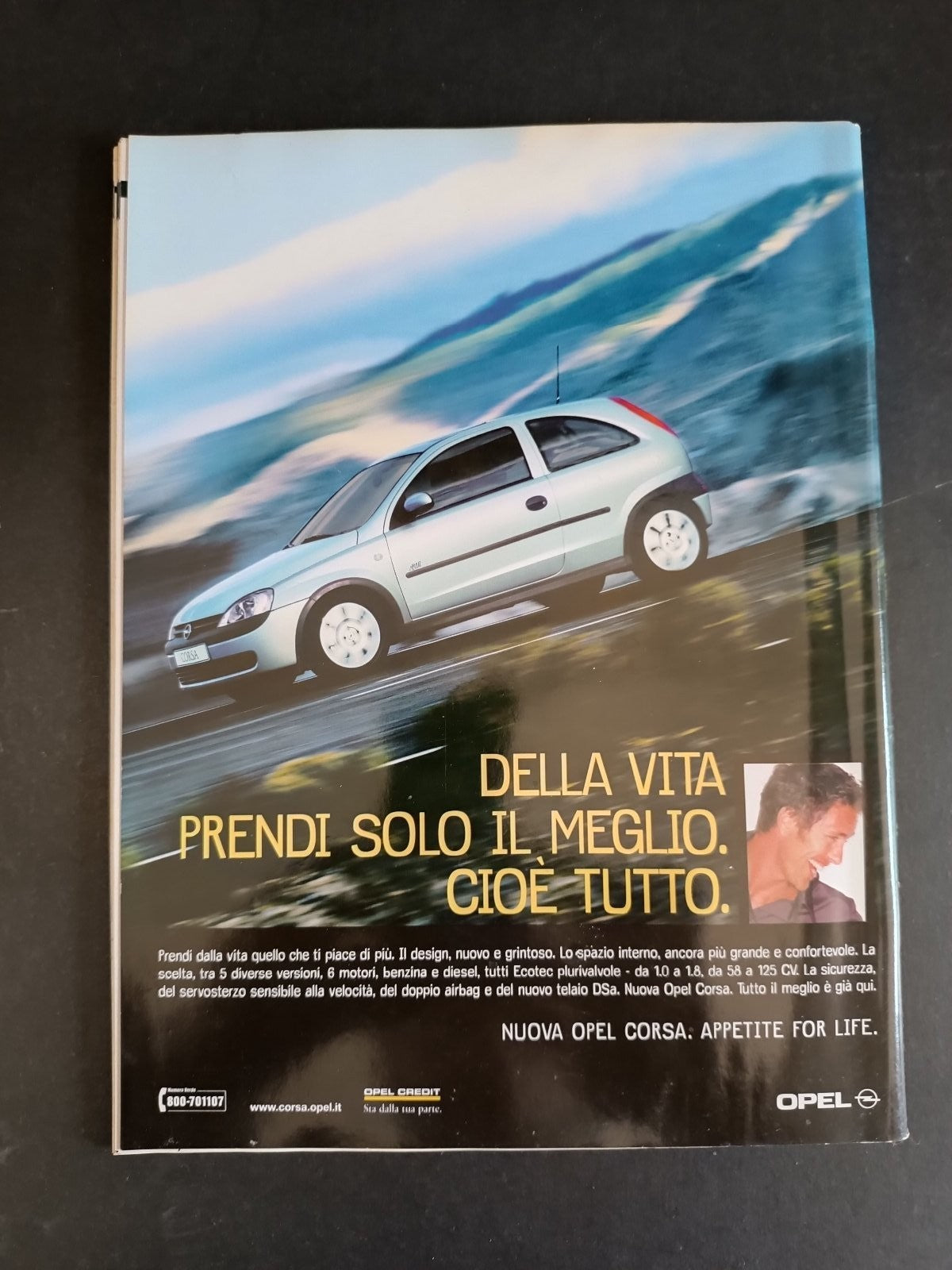 rivista FORZA MILAN - anno 2001 - n 4 Tassotti e Maldini senior (con poster)