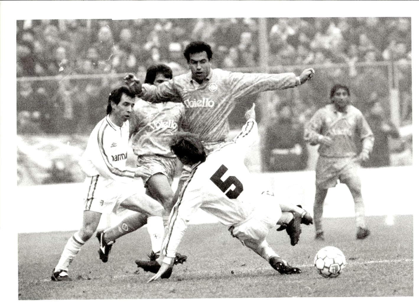 Foto fotografia d'agenzia calciatore squadra calcio Parma-Napoli