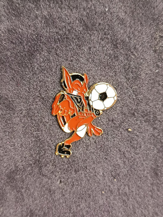 Old Pins Pin Badge Spilla A.C.Milan Diavolo rossonero senza piedino 301