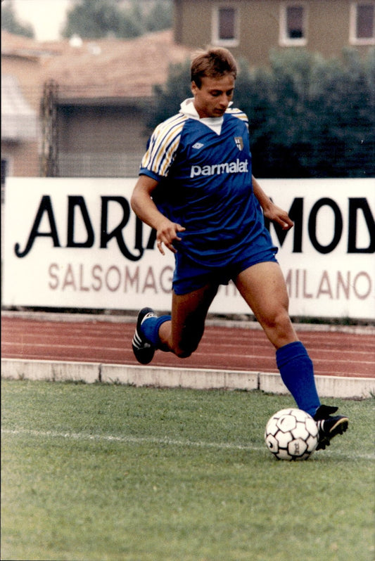 Foto fotografia d'agenzia calciatore squadra calcio Parma Orlando
