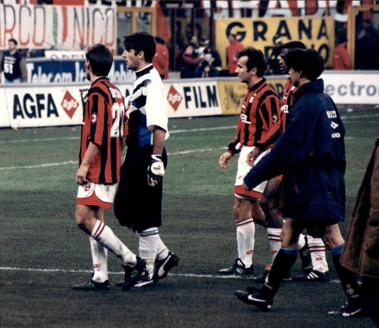 fotografia originale Inter derby Pagliuca tra rossoneri